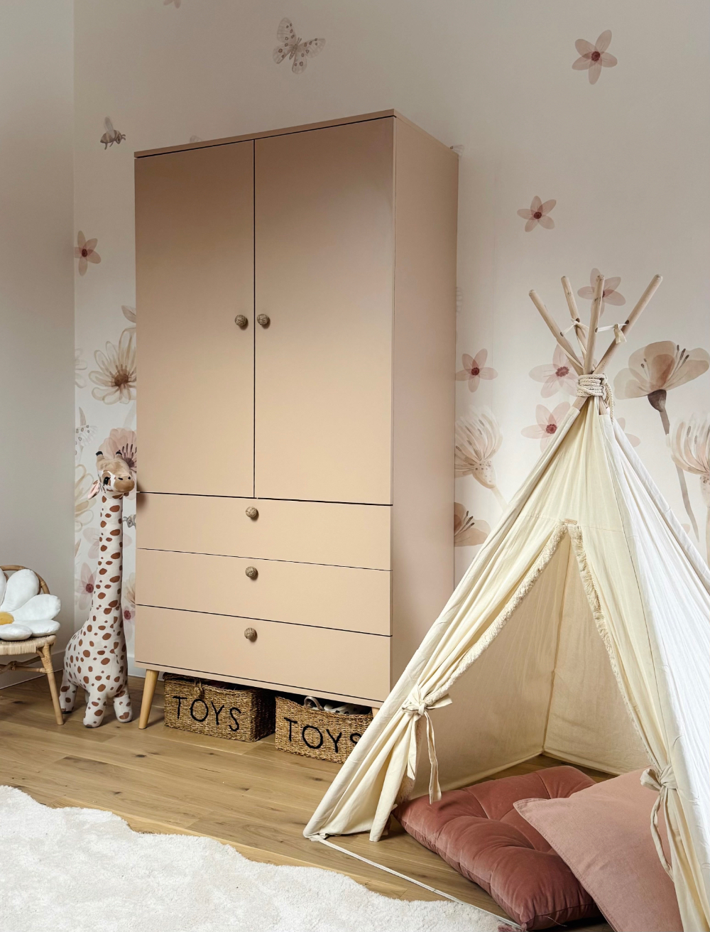 Szafa głęboka BOHO z szufladami i drążkiem